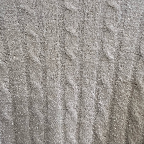 Barefoot Dreams Cream Colored CozyChic Lite Cable Shrug. Size S/M. - Picture 10 of 13